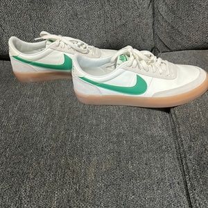 Nike men’s size 7.5 sneakers